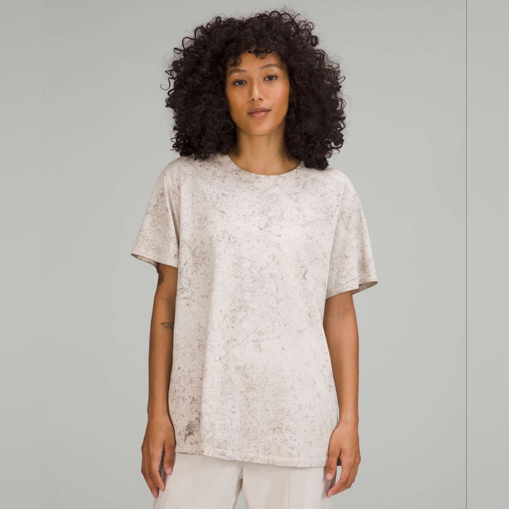 lululemon athletica Cream Short Sleeve Tee